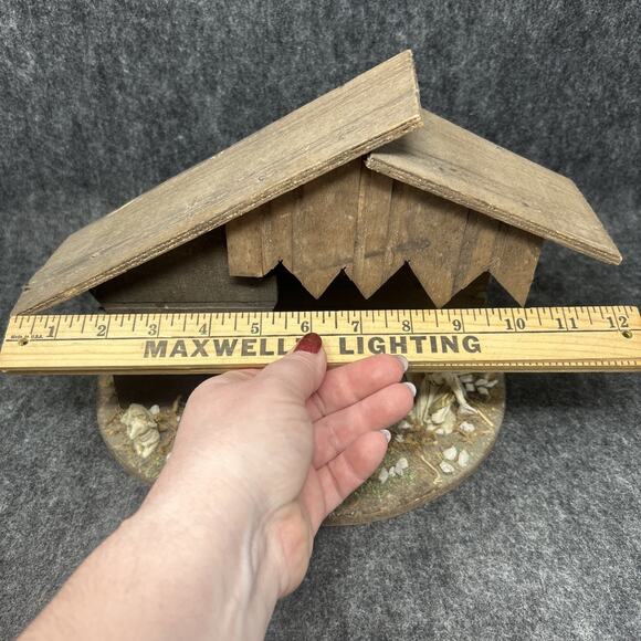 Vtg Italian Nativity Scene Handcrafted Collectible Unique Roofline Wooden Stable - Picture 3 of 14